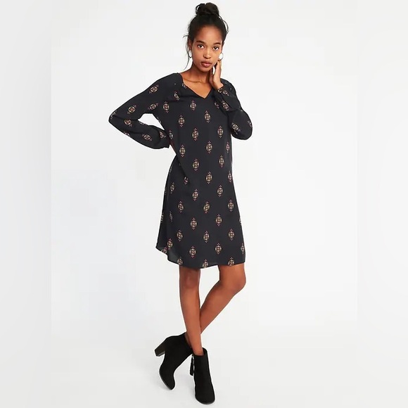 Old navy Smocked-Yoke V-Neck Shift Dress - Picture 1 of 6